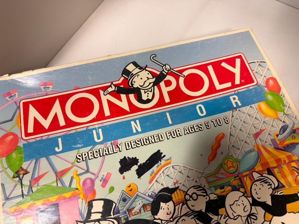 THREE VINTAGE BOARD GAMES INCLUDING MILTON BRADLEY GO TO THE HEAD OF THE CLASS NEW SERIES 17 AND 19 - 15