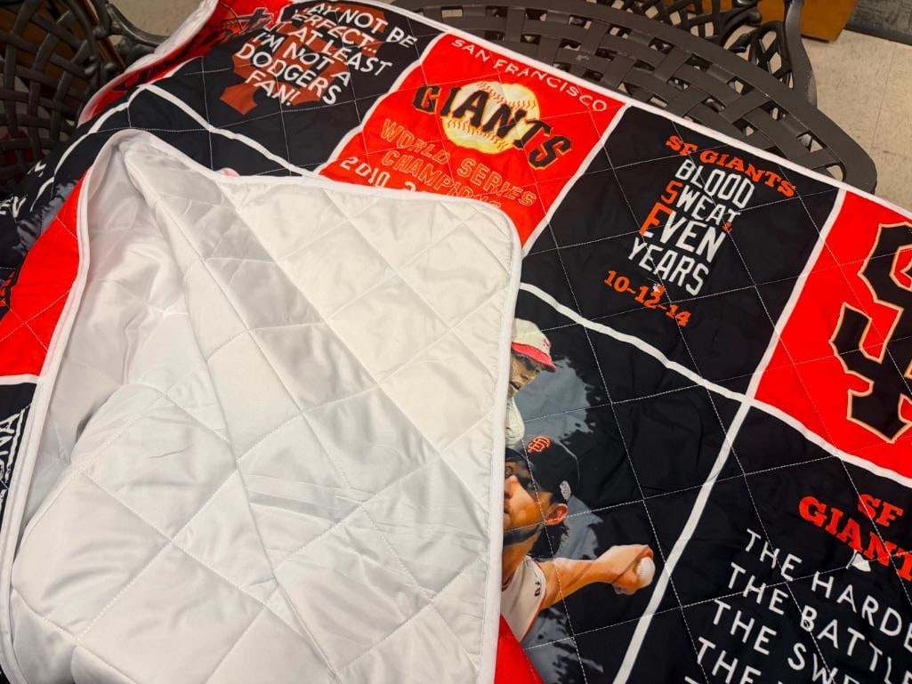 ASSORTED SAN FRANCISO GIANTS MLB BASEBALL MEMORABILIA AND BOOKS - 15