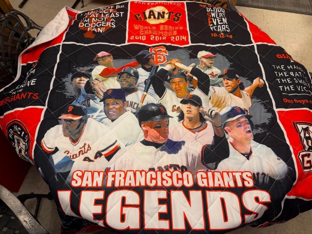 ASSORTED SAN FRANCISO GIANTS MLB BASEBALL MEMORABILIA AND BOOKS - 8