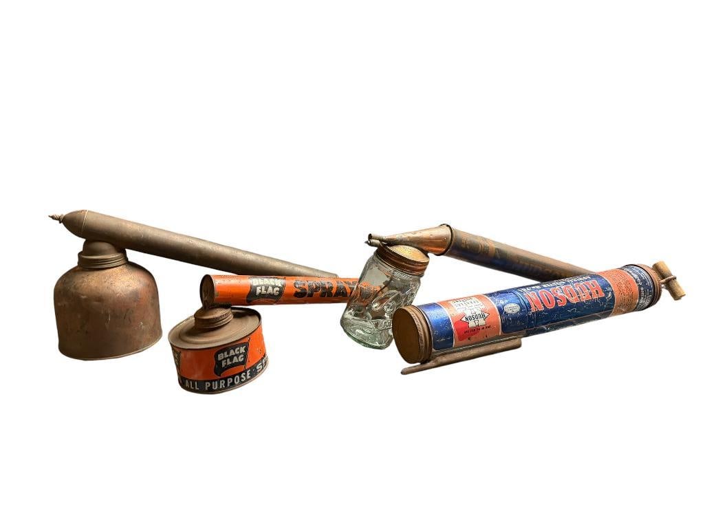VINTAGE BUG SPRAYERS INCLUDING HUDSON ADMIRAL DUSTER NO. 766 AND BLACK FLAG SPRAYER (1 of 11)