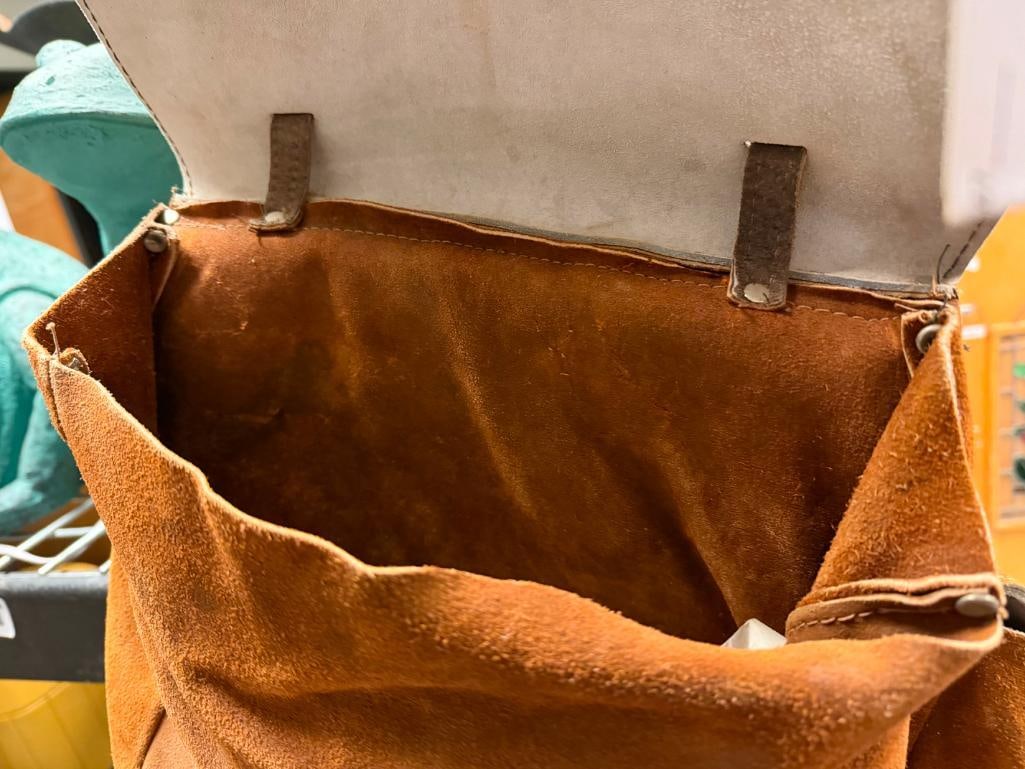 VINTAGE PAIR OF LEATHER SADDLEBAGS - 6