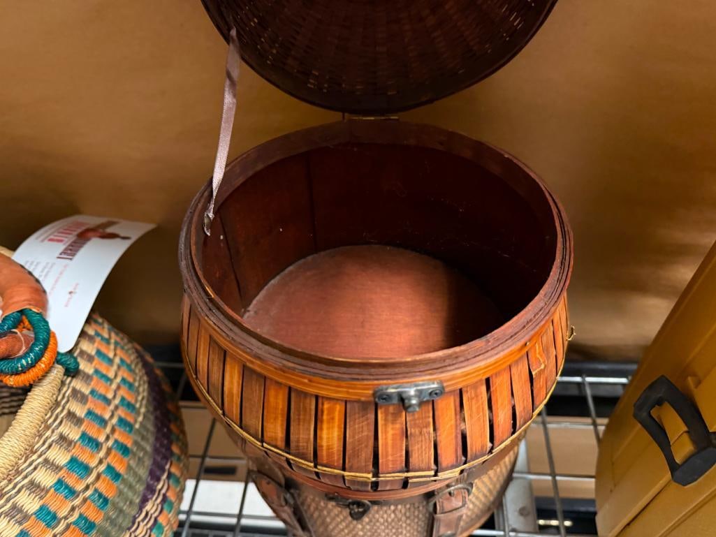 AFRICAN MARKET TRADE BASKET HAND WOVEN IN GHANA, WEST AFRICA AND TWO STORAGE BASKETS - 10