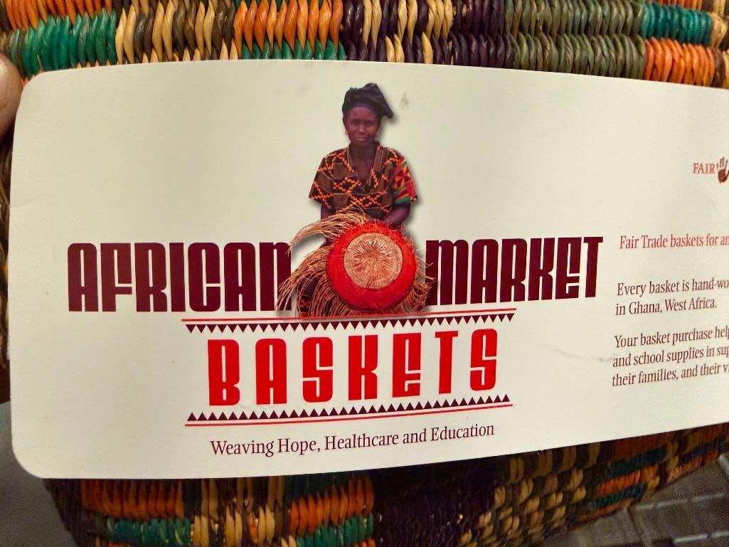 AFRICAN MARKET TRADE BASKET HAND WOVEN IN GHANA, WEST AFRICA AND TWO STORAGE BASKETS - 6