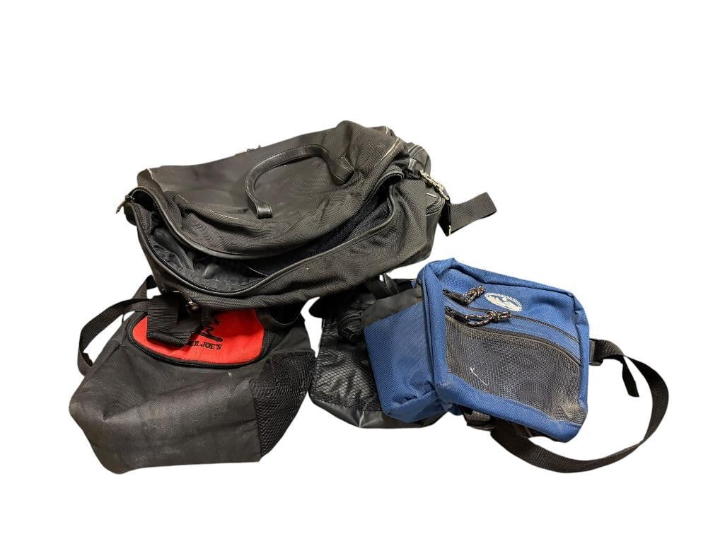 ASSORTED VINYL /NYLON BAGS INCLUDING TUMI: VARIOUS SIZED BAGS