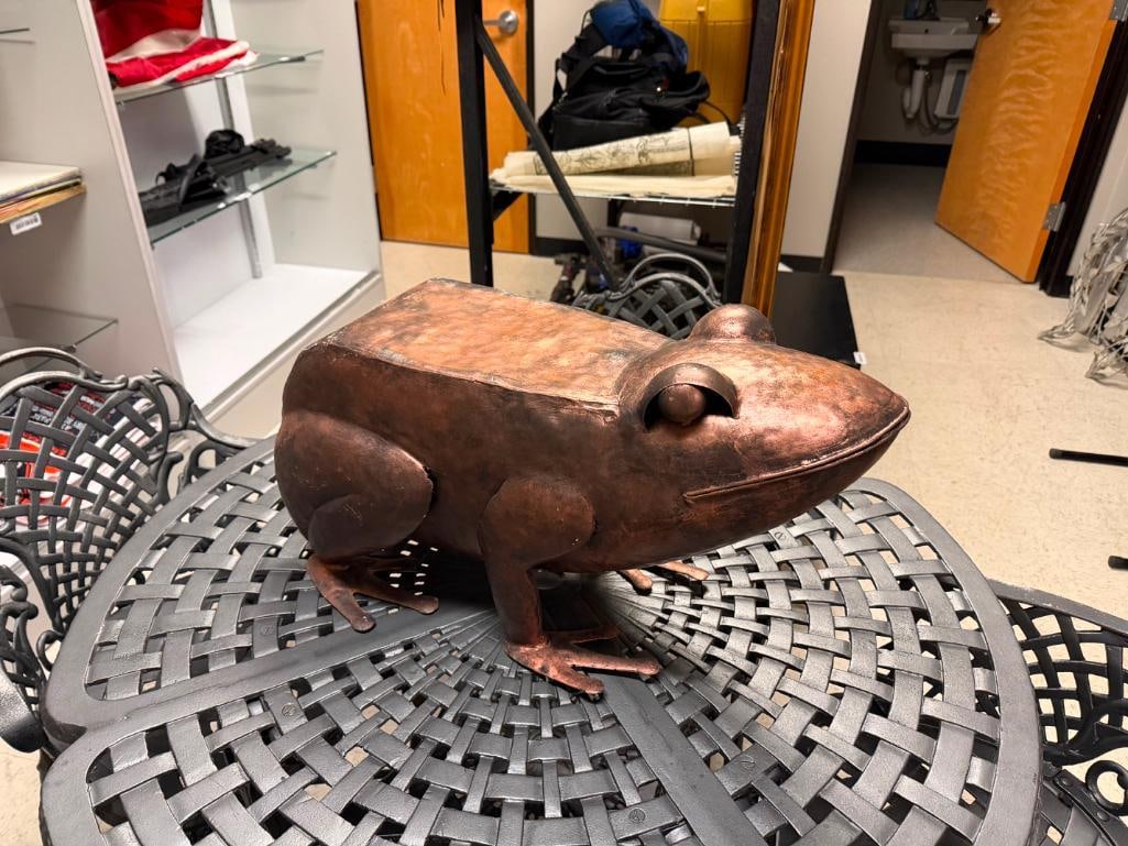 COPPER BRUSHED METAL FIGURAL YARD ART FROG SCULPTURE - 2