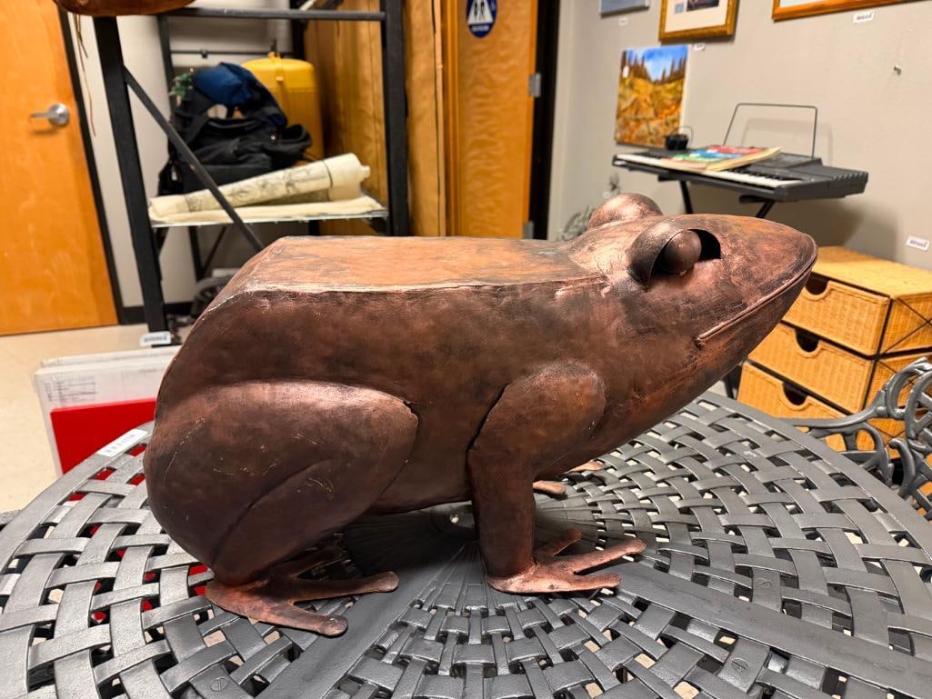 COPPER BRUSHED METAL FIGURAL YARD ART FROG SCULPTURE - 8