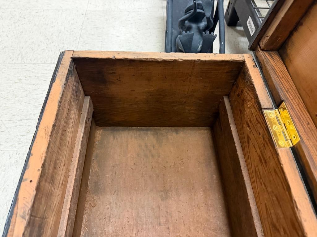 VINTAGE PAINTED BLACK WOOD TRUNK - 6