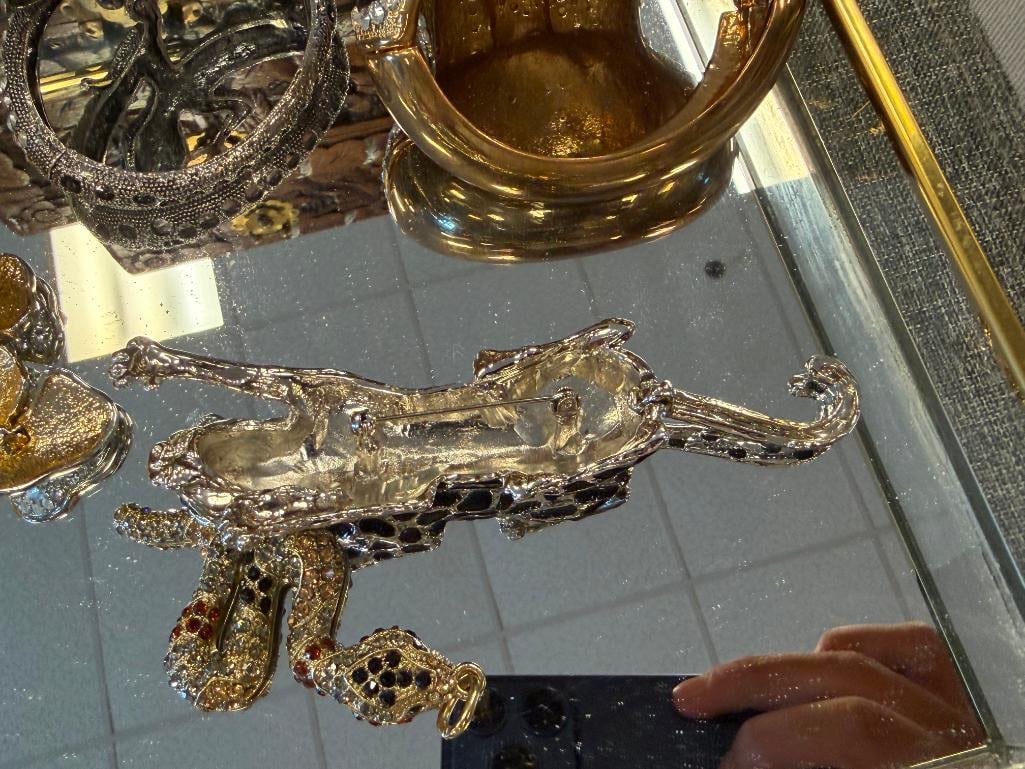 LADIES RHINESTONE BEJEWELED ANIMAL FIGURAL JEWELRY SEVEN PIECES TOTAL - 19