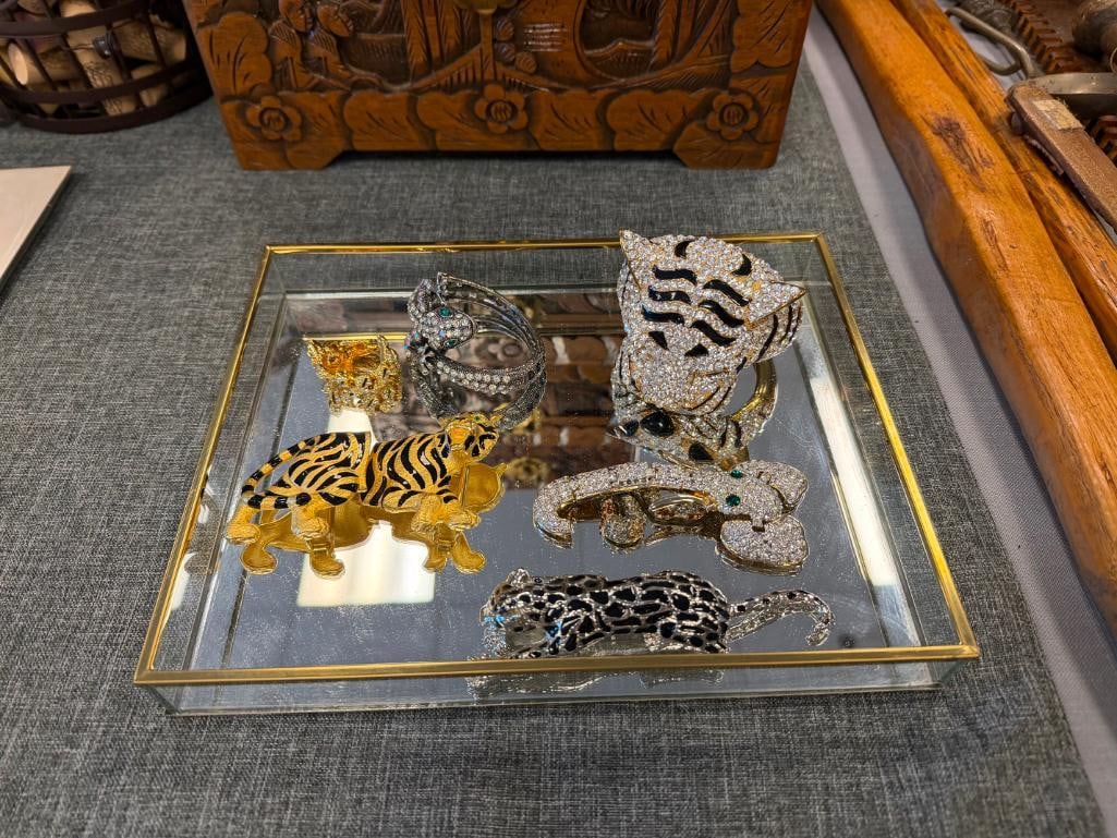 LADIES RHINESTONE BEJEWELED ANIMAL FIGURAL JEWELRY SEVEN PIECES TOTAL - 2