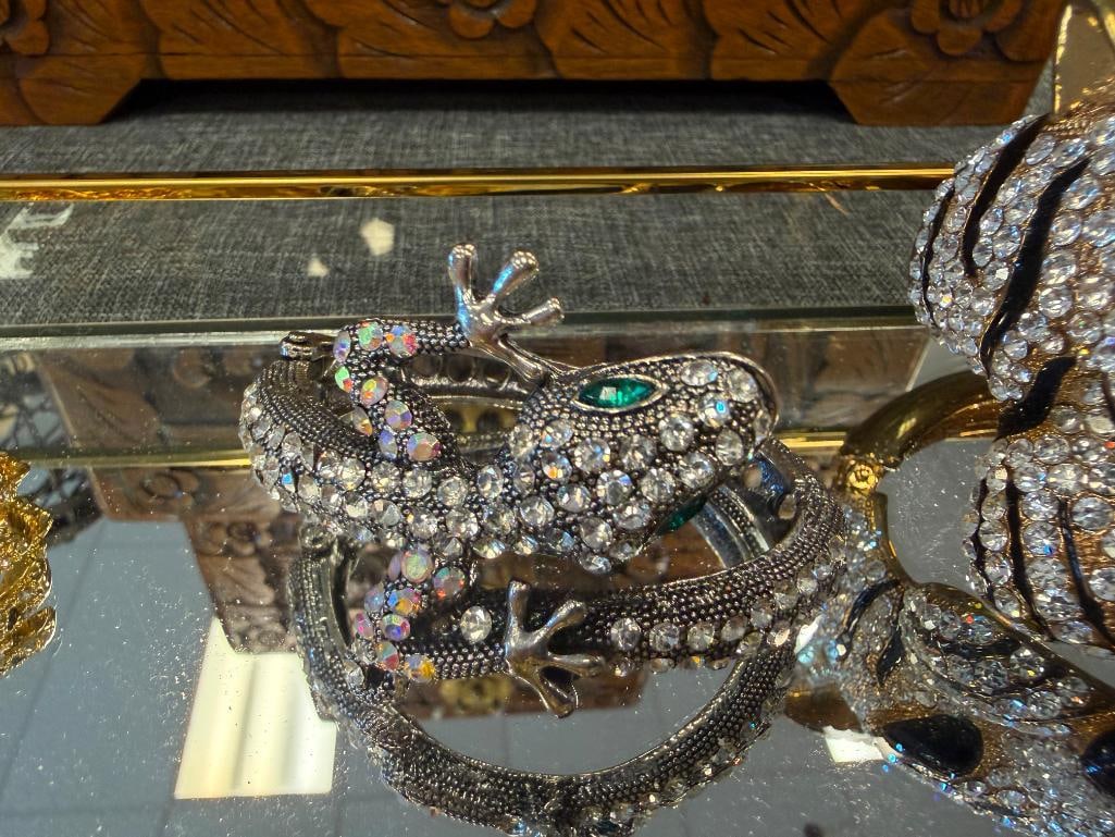LADIES RHINESTONE BEJEWELED ANIMAL FIGURAL JEWELRY SEVEN PIECES TOTAL - 3