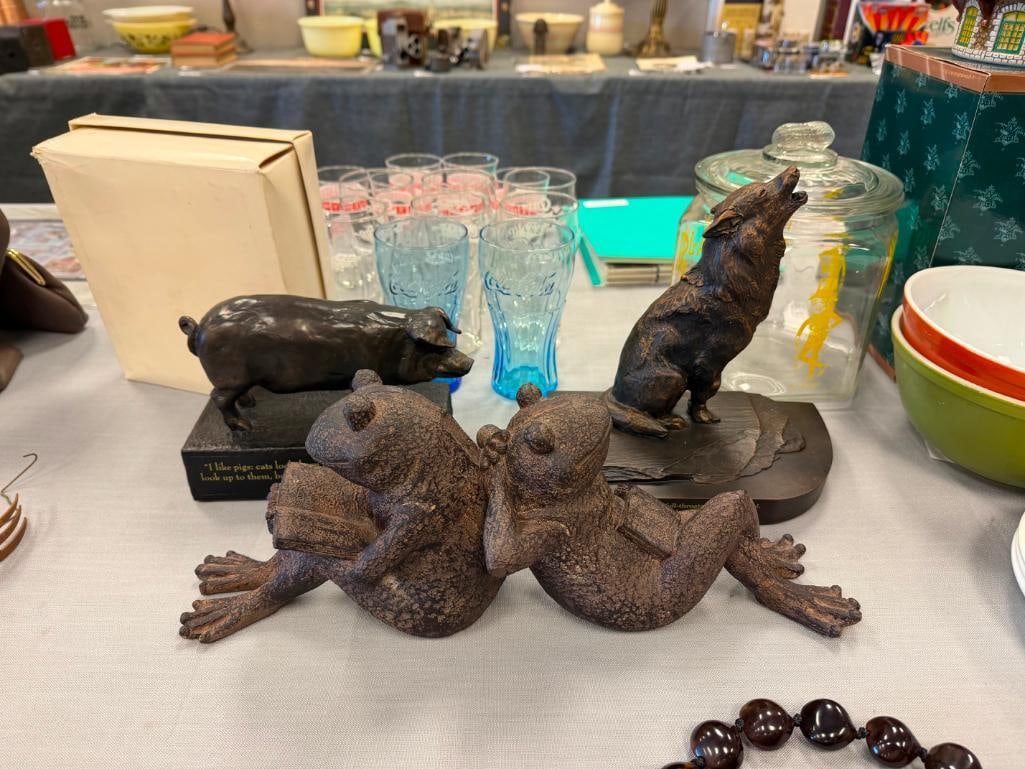 LEVENGER BRONZE TONED PIG AND WOLF FIGURINES AND READING FROGS RESIN FIGURINE: PIG AND WOLF FIGURES FEATURE QUOTES FROM SIR WINSTON CHURCHILL AND JACK LONDON ON THE BASE 6", 10" AND 16" L
