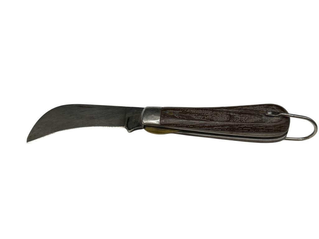 VINTAGE M. KLEIN & SONS CHICAGO MODEL I HAWKBILL POCKET KNIFE: WITH LOCK BACK FOLDING FUNCTION, FAUX WOOD HANDLE 2 1/2" BLADE, 7" TOTAL LENGTH