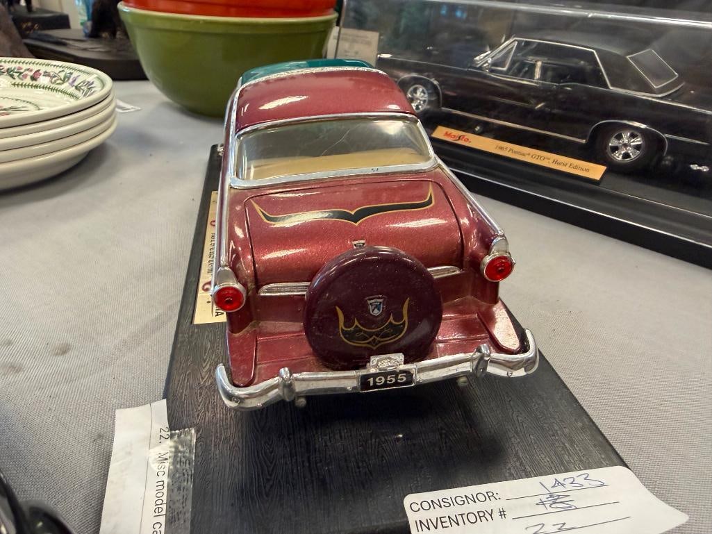 1/18 DIE-CAST MODEL CARS 1955 FAIRLANE CUSTOM, '65 GTO HURST EDITION AND 1951 VW BEETLE - 10
