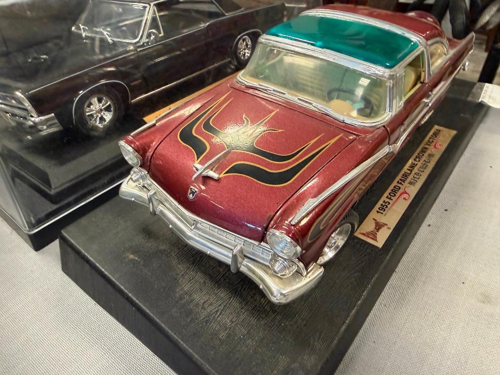 1/18 DIE-CAST MODEL CARS 1955 FAIRLANE CUSTOM, '65 GTO HURST EDITION AND 1951 VW BEETLE - 9