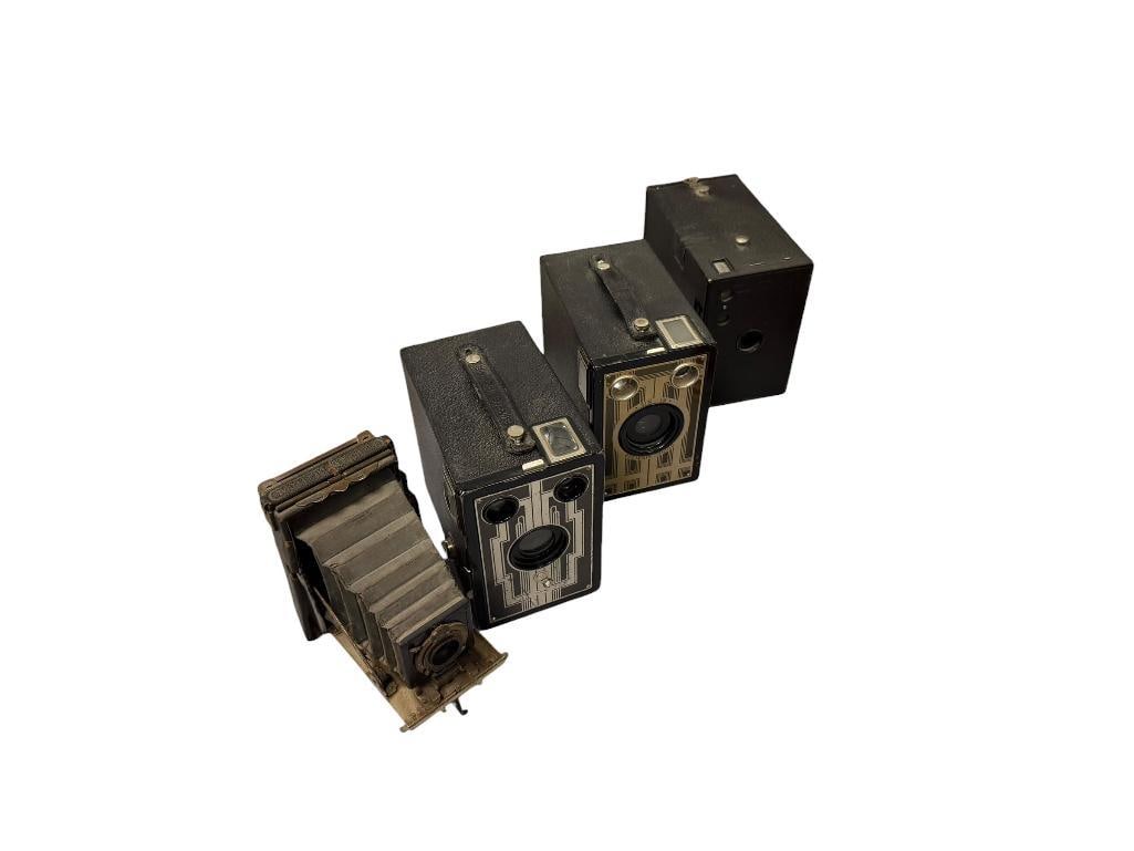 1930'S EASTMAN KODAK BROWNIE SIX-16 JUNIOR BOX CAMERAS WITH ART DECO FACEPLATES (1 of 20)
