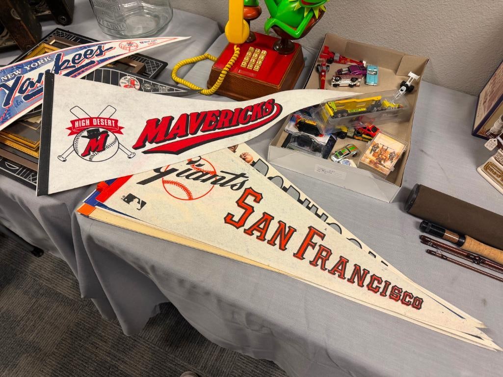 13 SPORT PENNANTS INCLUDES WHITE SOZ PENNANT SIGNED BY BILLY PIERCE - 12