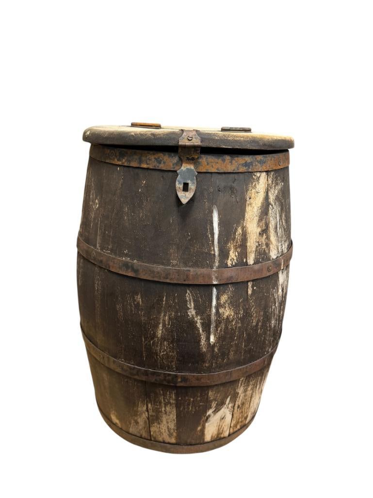 ANTIQUE WOODEN BARREL HARDWARE BUCKET WITH HINGED TOP LID (1 of 7)