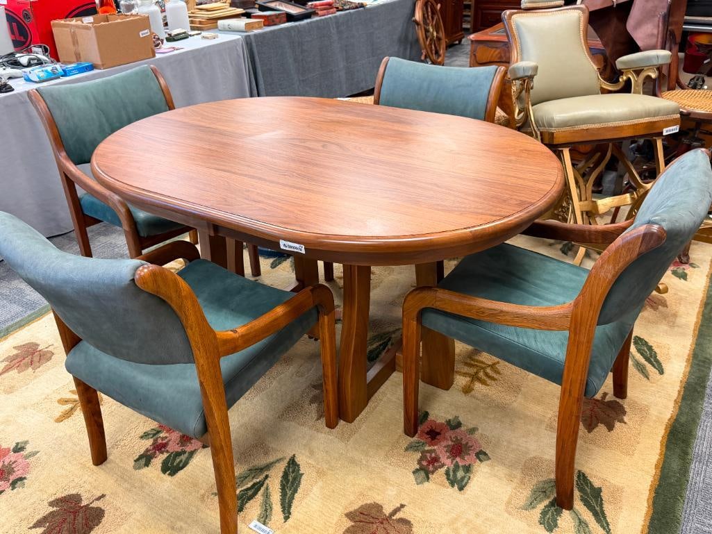 MID-CENTURY MODERN DINING SET WITH FOUR CHAIRS - 2