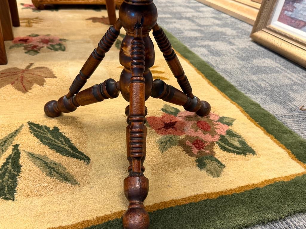 19TH CENTURY LYON & HEALY SPINDLE LEGGED PIANO STOOL WITH ADJUSTABLE SEAT VICTORIAN PERIOD - 4