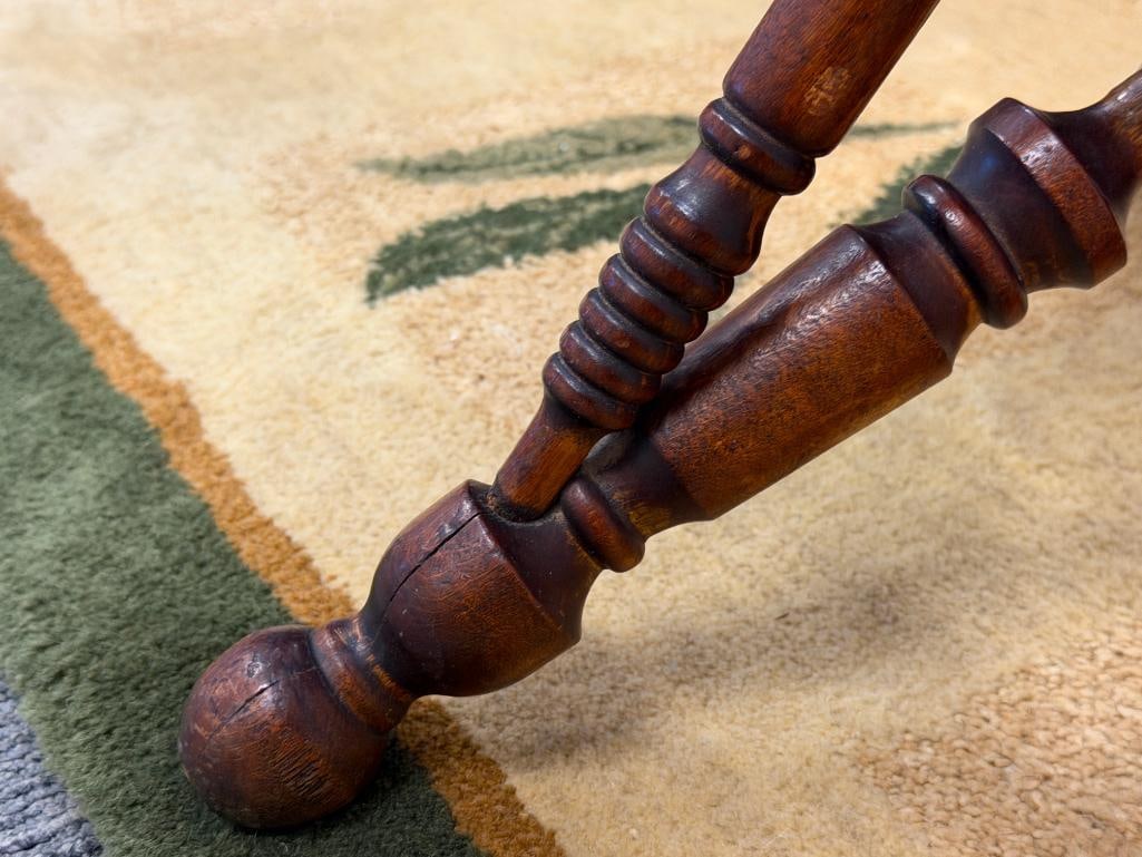 19TH CENTURY LYON & HEALY SPINDLE LEGGED PIANO STOOL WITH ADJUSTABLE SEAT VICTORIAN PERIOD - 5