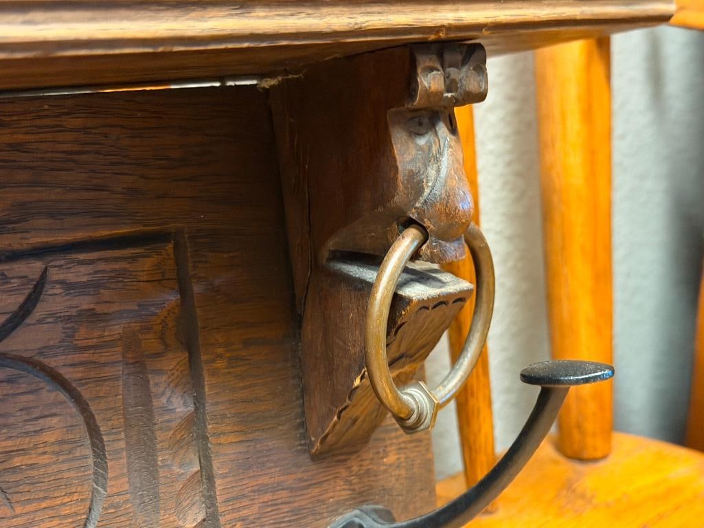 20TH CENTURY CARVED OAK HAT / COAT RACK WITH BRASS RINGS AND CAST IRON HOOKS - 4
