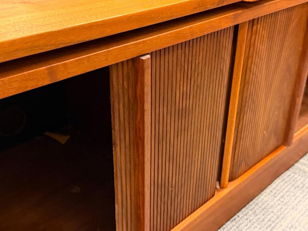 MID-CENTURY DANISH MODERN TEAK EXPANDABLE BENCH WITH STORAGE AND TAMBOUR DOORS - 7