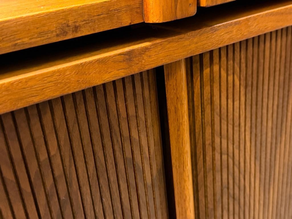 MID-CENTURY DANISH MODERN TEAK EXPANDABLE BENCH WITH STORAGE AND TAMBOUR DOORS - 8