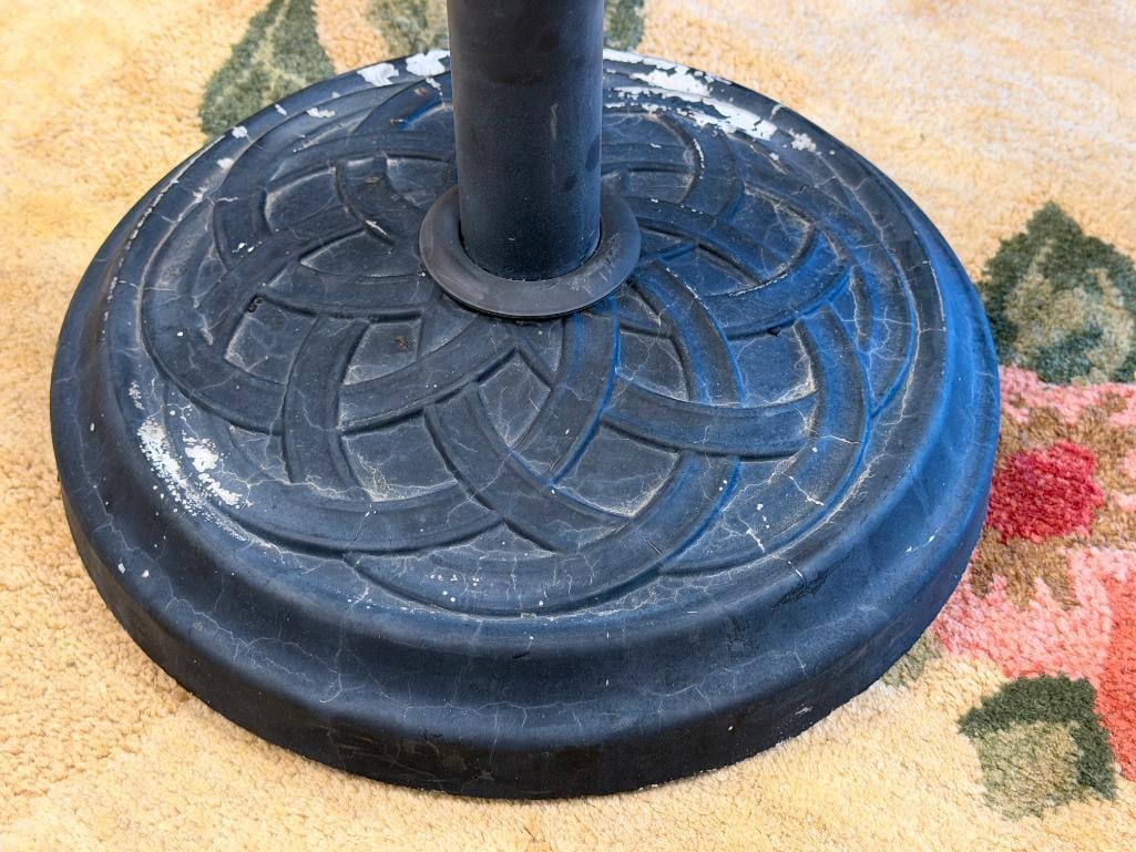 DECORATIVE CONCRETE UMBRELLA STAND - 2