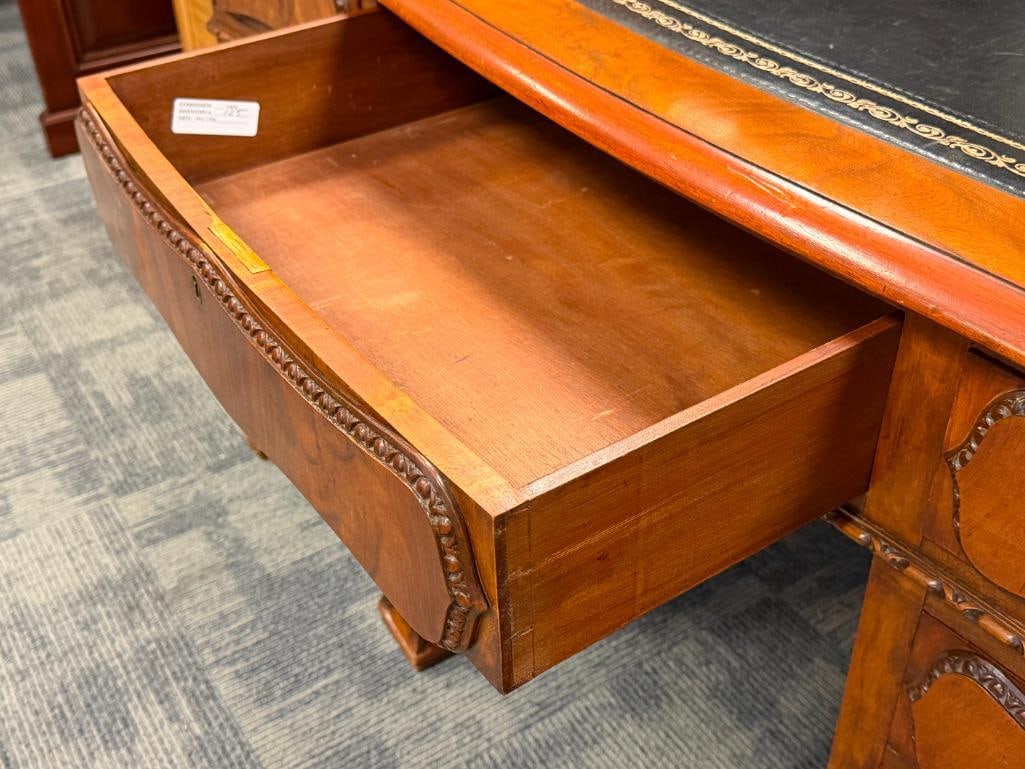 1930'S MAHOGANY EXECUTIVE DESK MADE BY S.P CHARTERIS CABINET MAKER MELBOURNE, VICTORIA, AUSTRALIA - 10