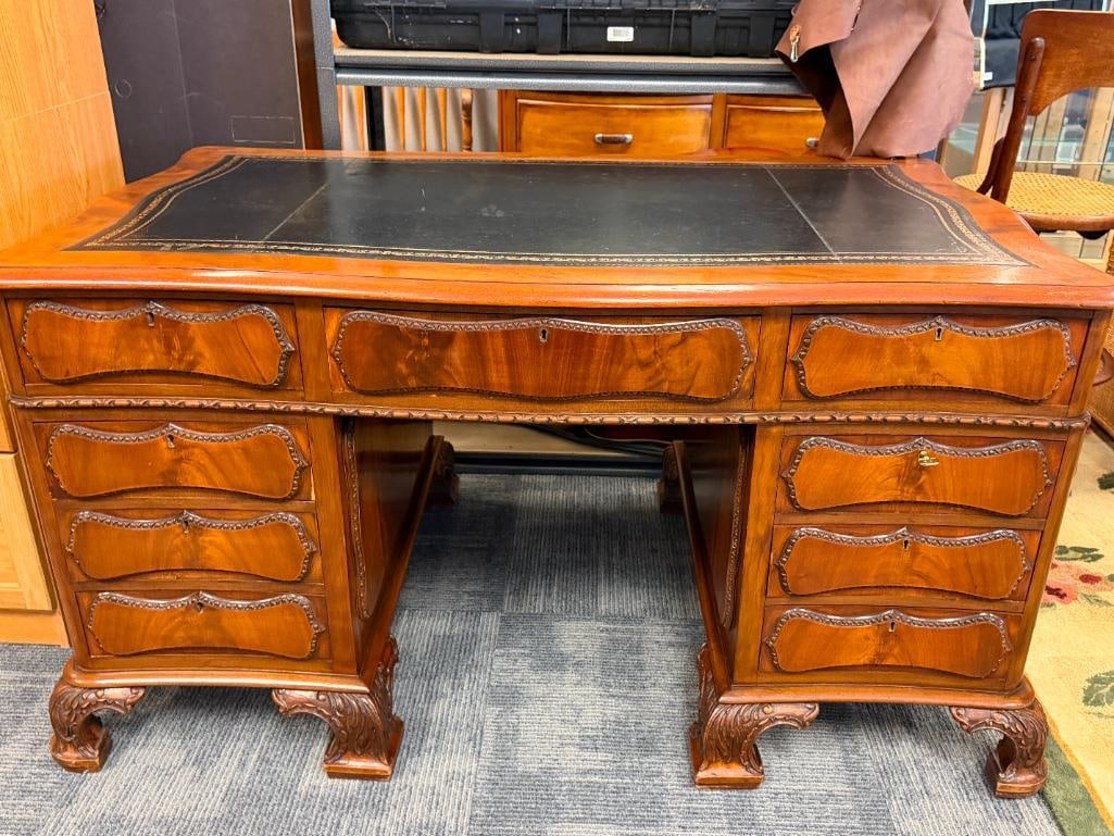 1930'S MAHOGANY EXECUTIVE DESK MADE BY S.P CHARTERIS CABINET MAKER MELBOURNE, VICTORIA, AUSTRALIA - 2