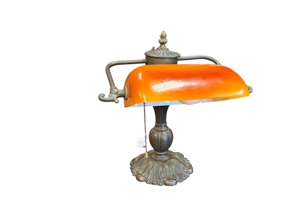 DECORATIVE VICTORIAN STYLED BANKERS STYLE DESK LAMP WITH CASED AMBER SHADE: TESTED + 13 1/2" H