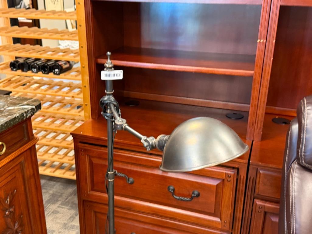 INDUSTRIAL STYLE FLOOR LAMP IN BRASS PATINA FINISH - 2