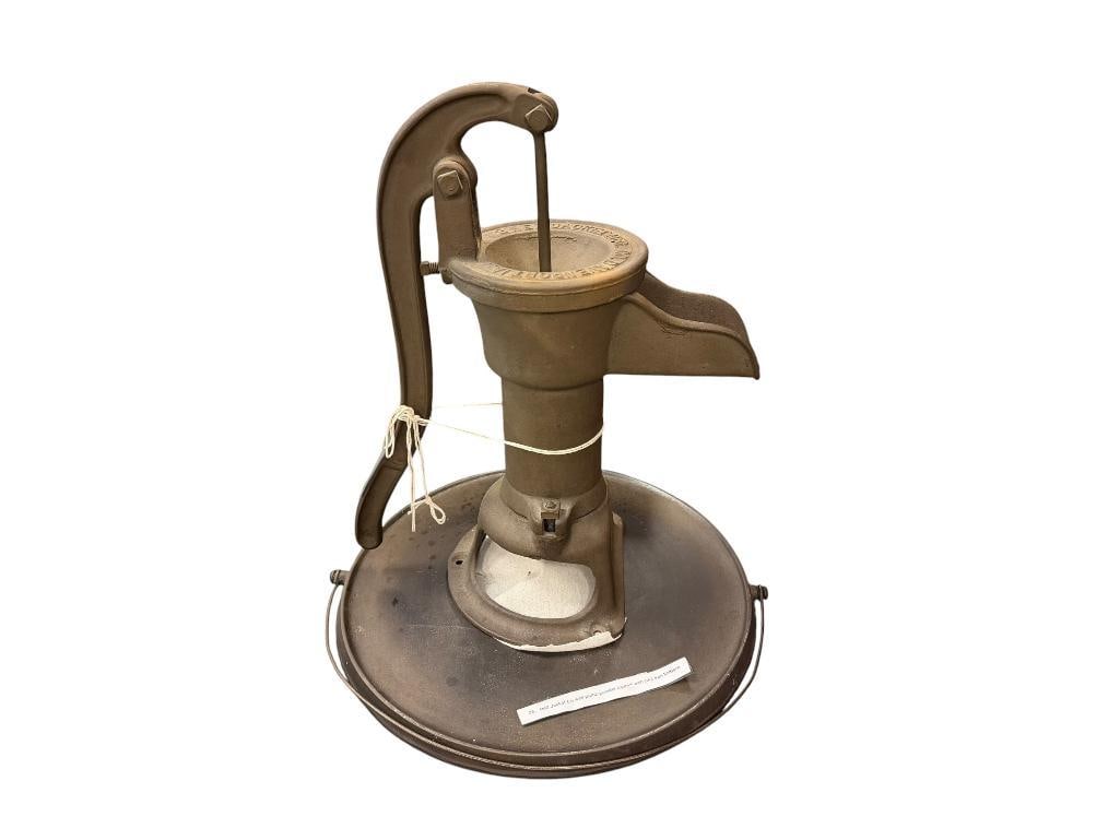RED JACKET CO. CAST IRON WELL PUMP POWDER COATED WITH CAST IRON GRIDDLE WITH WIRE HANDLE (1 of 8)