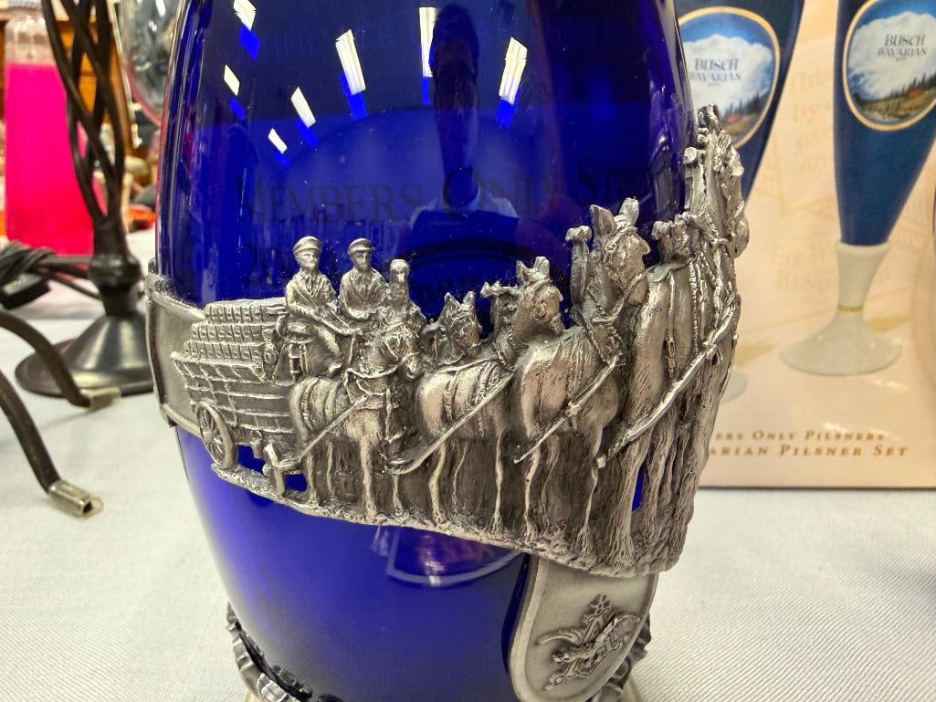 COLLECTIBLE ANHEUSER-BUSCH BUDWEISER BEER STEINS AND 2007 MEMBERS ONLY BUSCH BAVARIAN PILSNER SET - 16