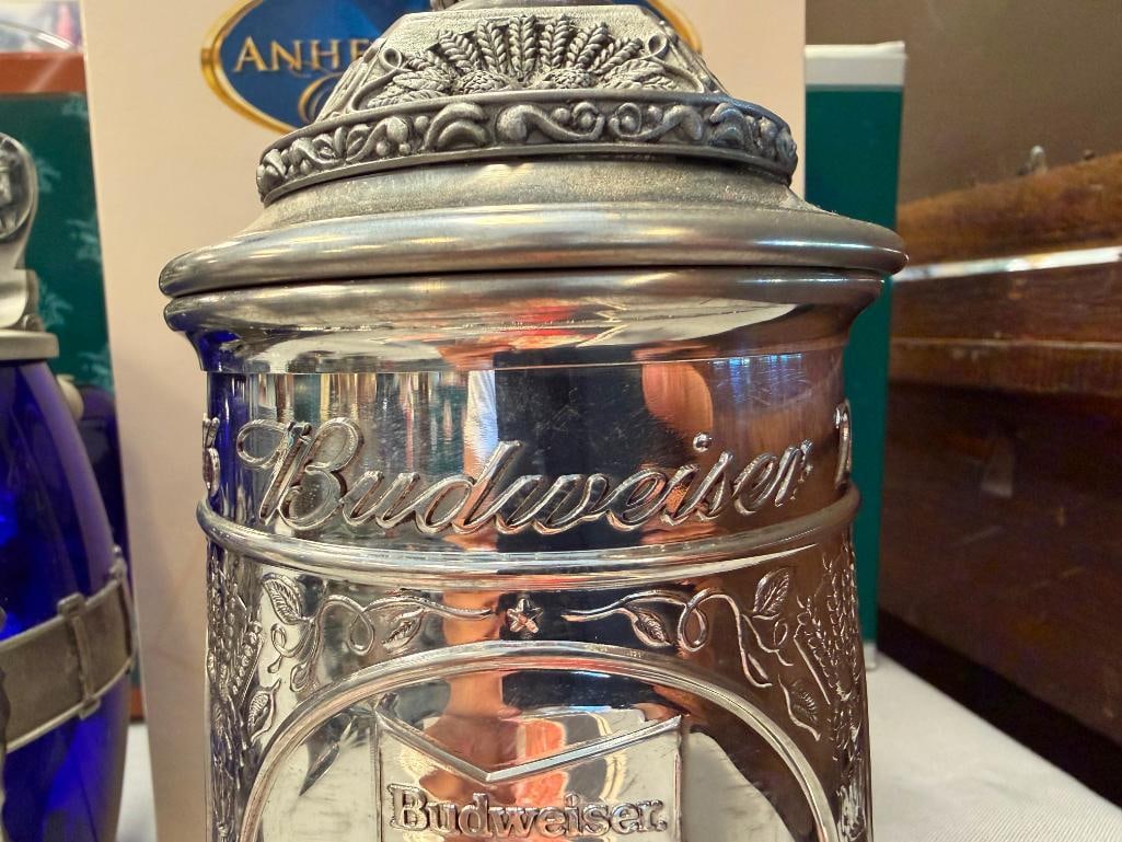COLLECTIBLE ANHEUSER-BUSCH BUDWEISER BEER STEINS AND 2007 MEMBERS ONLY BUSCH BAVARIAN PILSNER SET - 8