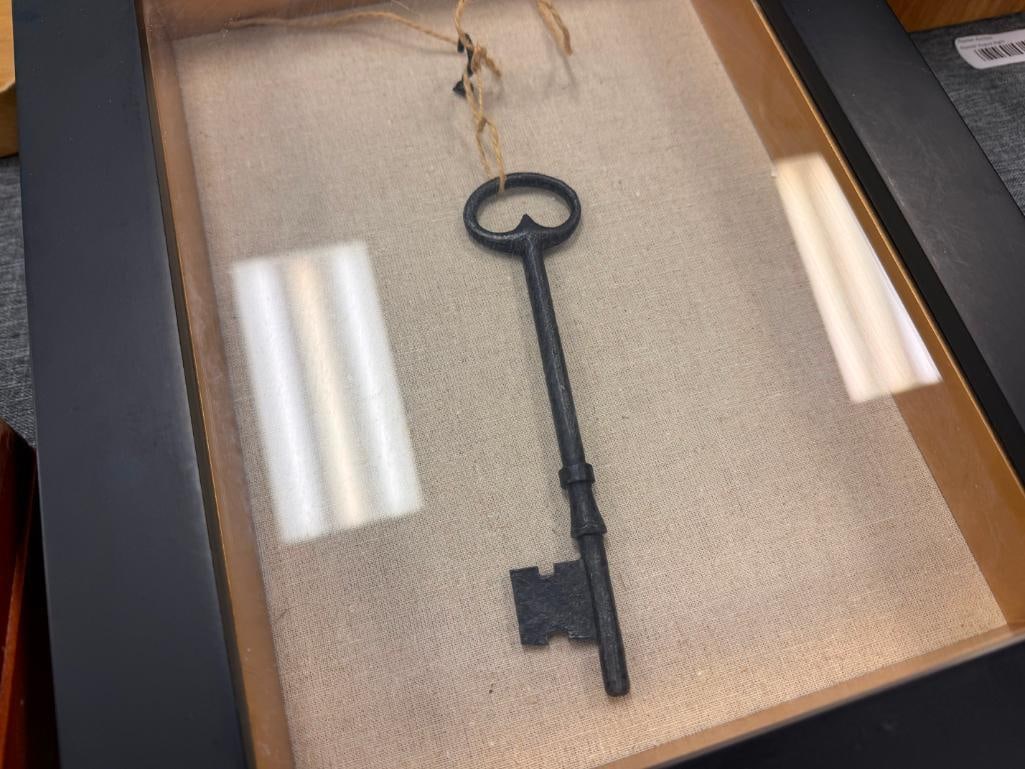 CONTEMPORARY SHADOW BOXES WITH DECORATIVE SKELETON KEYS - 3