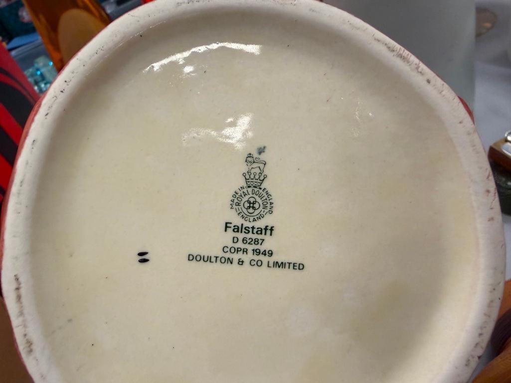 VINTAGE FALSTAFF ROYAL DOULTON CHARCTER JUG NO. D6287 PLUS FOUR BONSON'S ENGLISH CHALKWARE BUSTS - 16