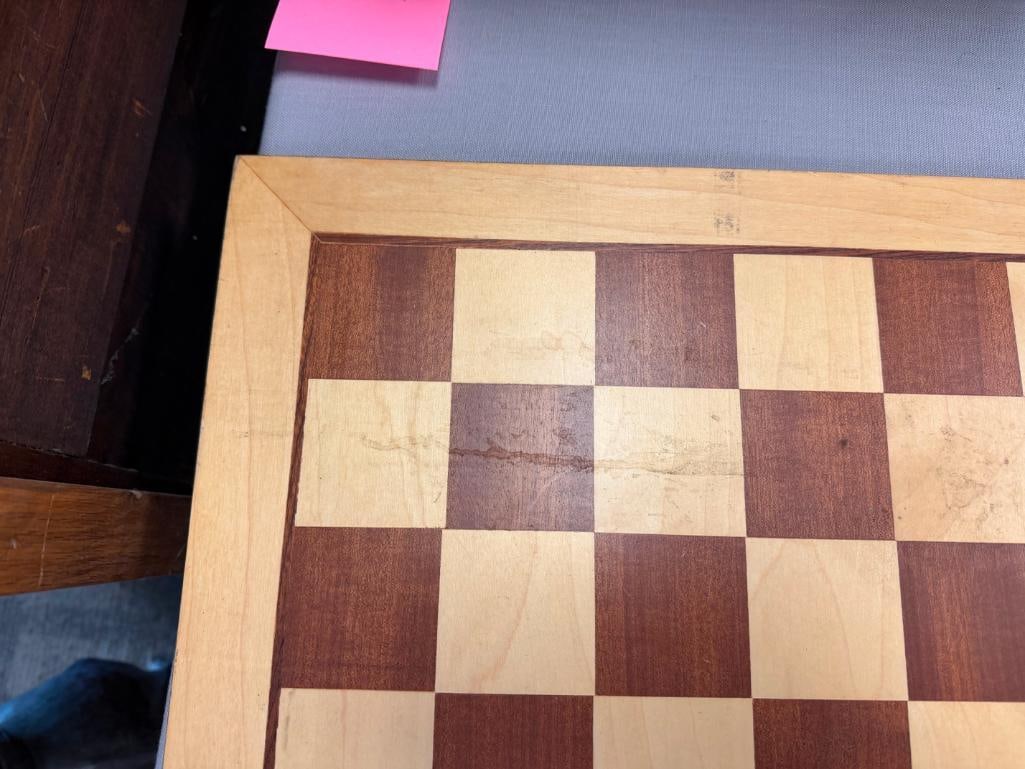 LARGE WOODEN CHESS BOARD WITH CHESS GAME PIECES - 12