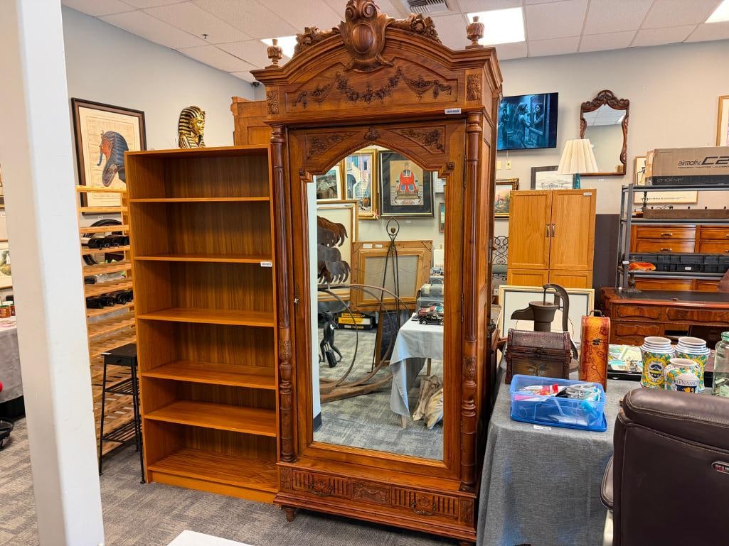 19TH CENTURY FRENCH ROCOCO ARMOIRE CRAFTED FROM WALNUT - 3
