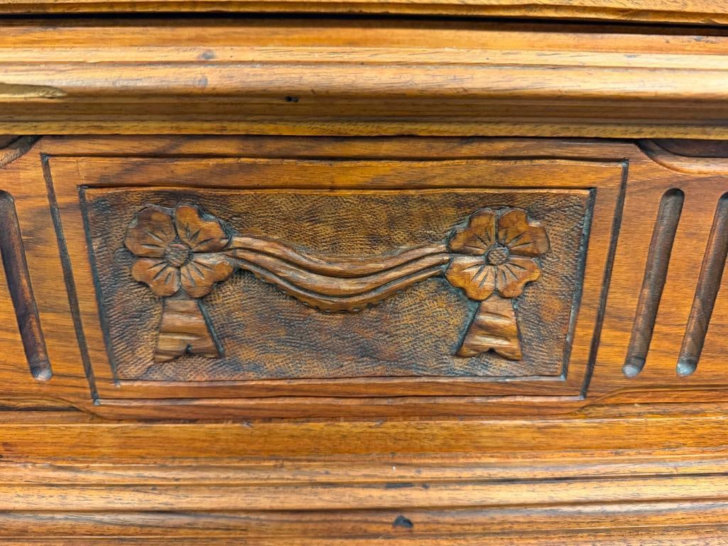 19TH CENTURY FRENCH ROCOCO ARMOIRE CRAFTED FROM WALNUT - 7
