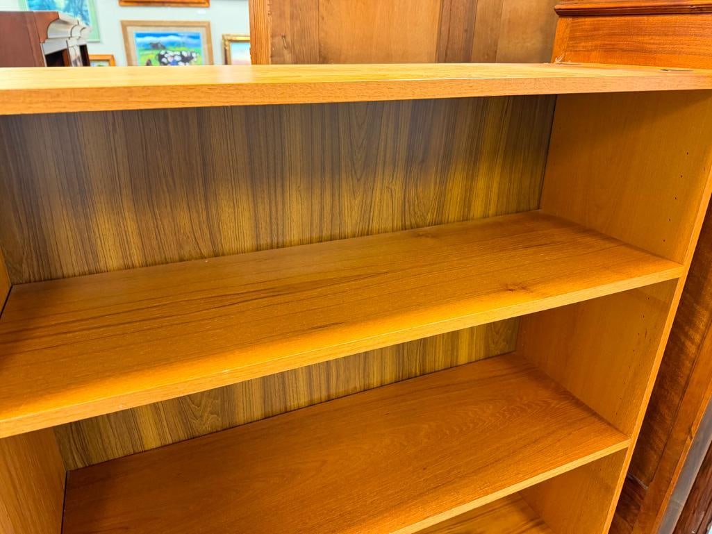 MID-CENTURY DANISH MODERN 5-TIER BOOKCASE TEAK GRAIN - 4