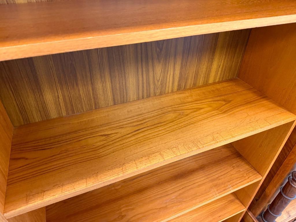 MID-CENTURY DANISH MODERN 5-TIER BOOKCASE TEAK GRAIN - 6