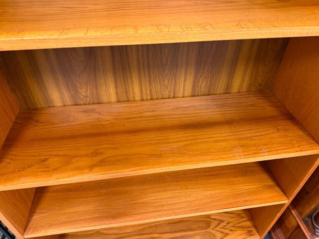 MID-CENTURY DANISH MODERN 5-TIER BOOKCASE TEAK GRAIN - 7
