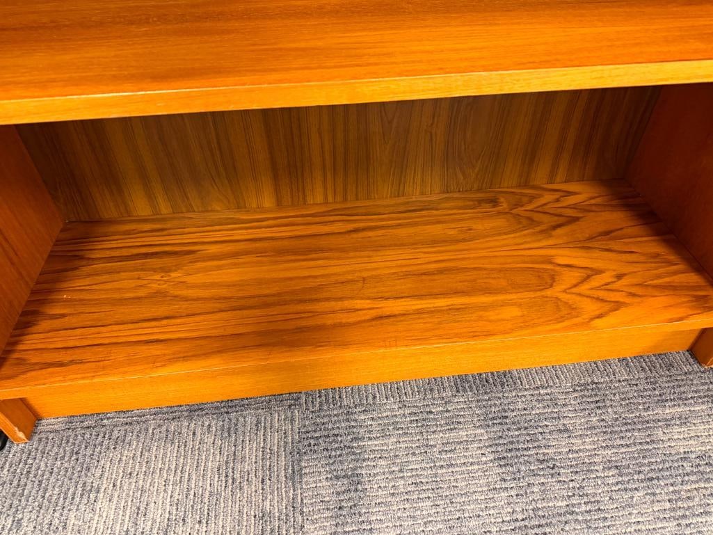 MID-CENTURY DANISH MODERN 5-TIER BOOKCASE TEAK GRAIN - 9
