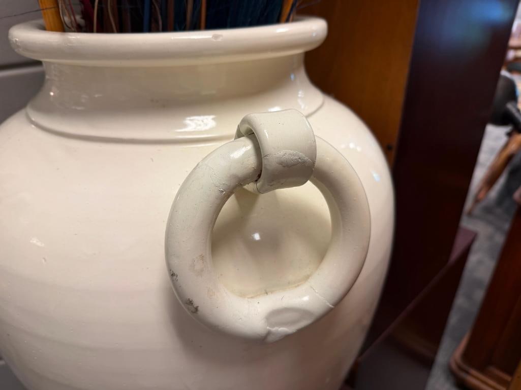 LARGE WHITE GLAZED TERRACOTA POT WITH RING HANDLES MADE IN ITALY - 5