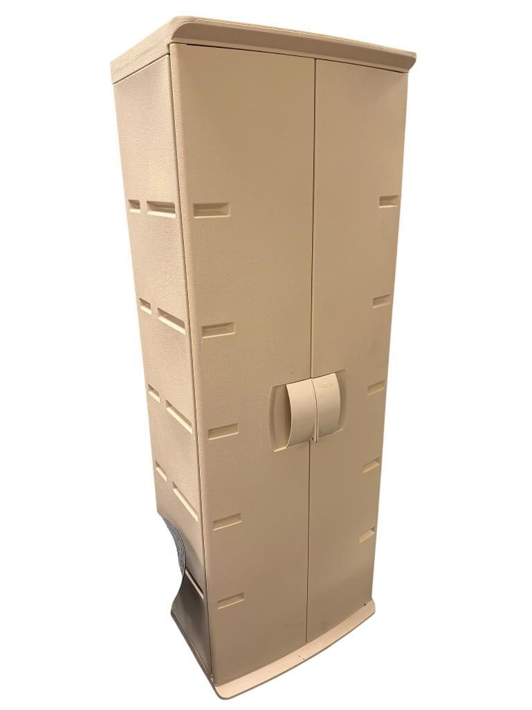 RUBBERMAID POLY OUTDOOR STORAGE CABINET WITH FOUR SHELVES: LIKE-NEW 24" X 16" X 66"