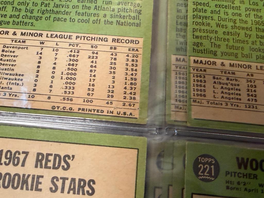 1967 TOPPS BASEBALL CARD SET NEAR COMPLETE WITH STARS AND HALL OF FAMERS - 11