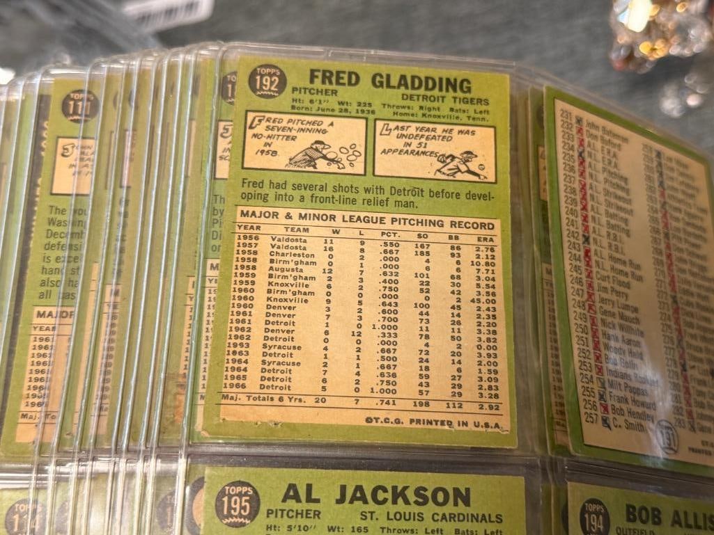 1967 TOPPS BASEBALL CARD SET NEAR COMPLETE WITH STARS AND HALL OF FAMERS - 12