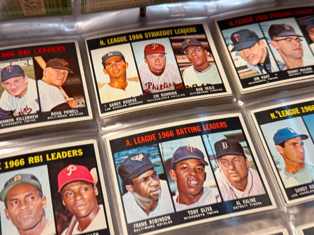 1967 TOPPS BASEBALL CARD SET NEAR COMPLETE WITH STARS AND HALL OF FAMERS - 18