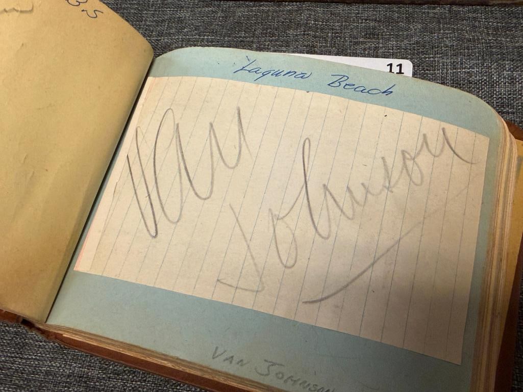 AUTOGRAPHED BOOK WITH MANY SIGNATURES MERLE OBERON, NIGEL BRUCE, PLUS 50 OTHER AUTOGRAPHS - 9